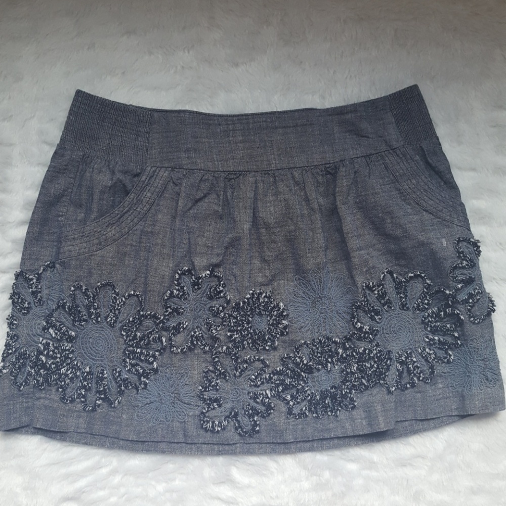 🌻🌸🌼chambray embroidered skirt with pockets